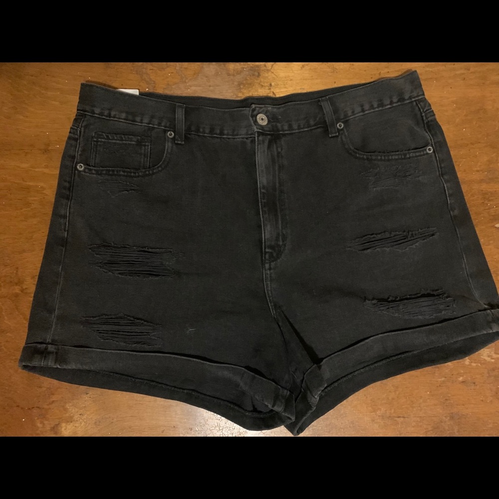 American Eagle ripped black mom shorts